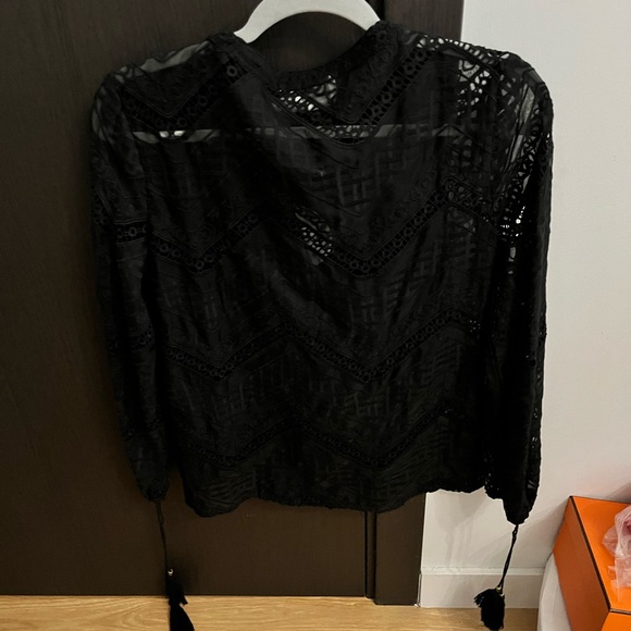 Top - Picture 2 of 4